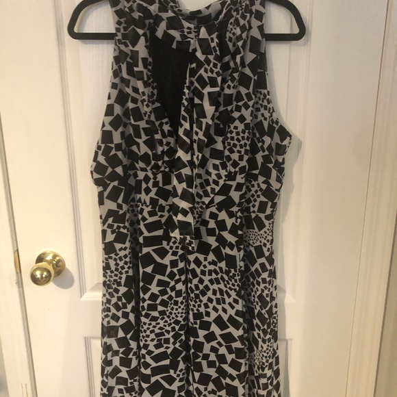 Black and white dress never worn - Picture 3 of 4